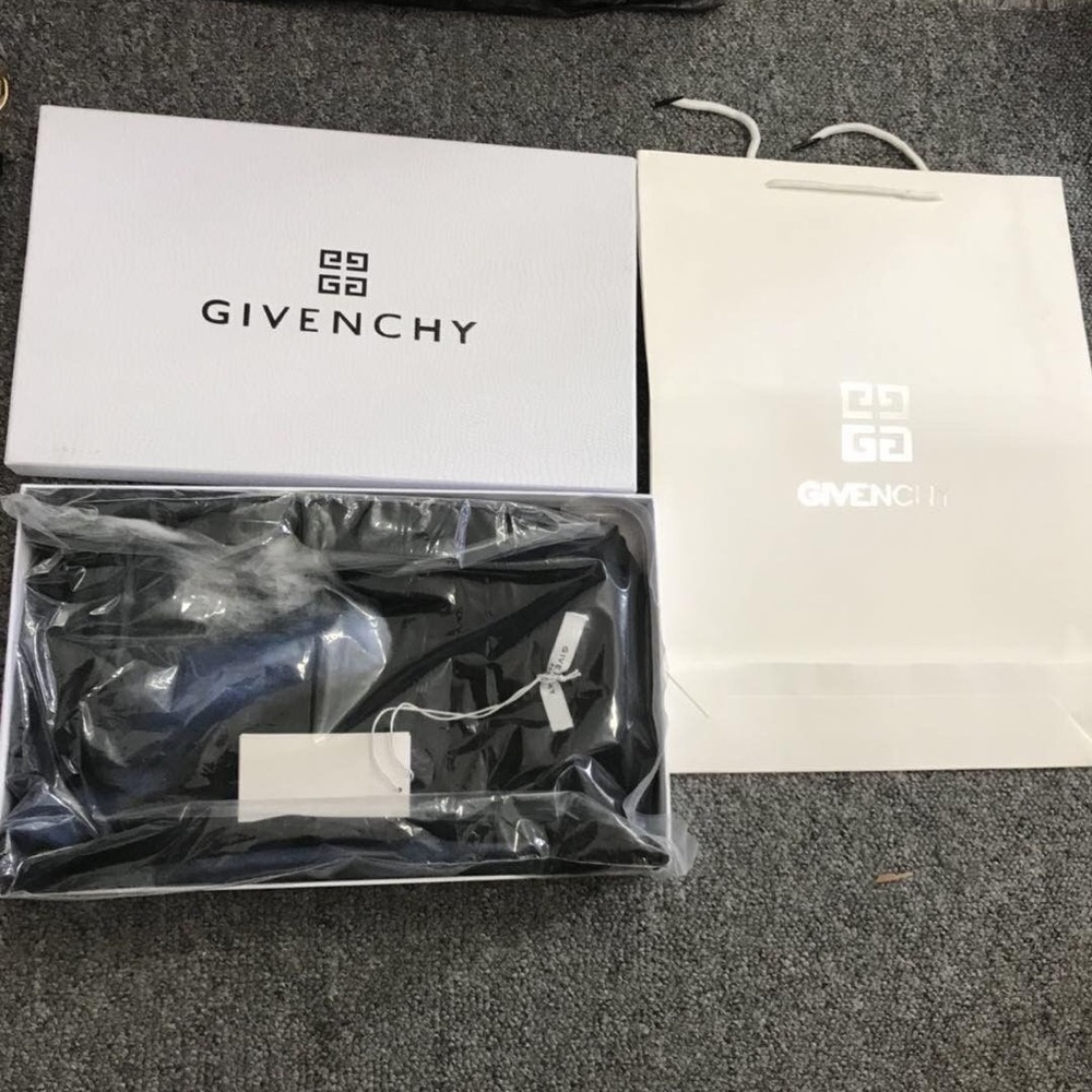 Givenchy shark printed tee